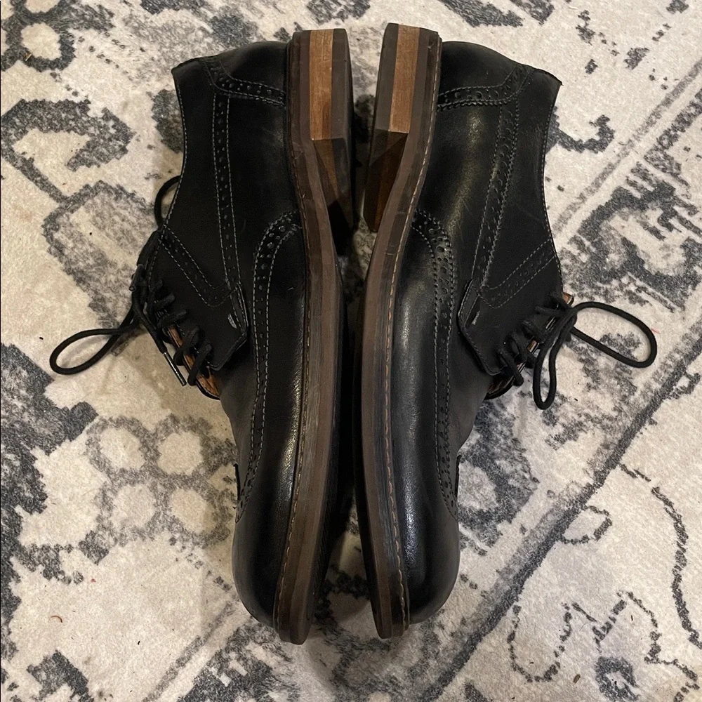 Vionic Bruno Wingtip Shoes